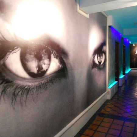 Strand Inn Hotel Bangkok Bagian luar foto